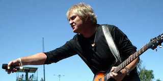 Tom Cochrane